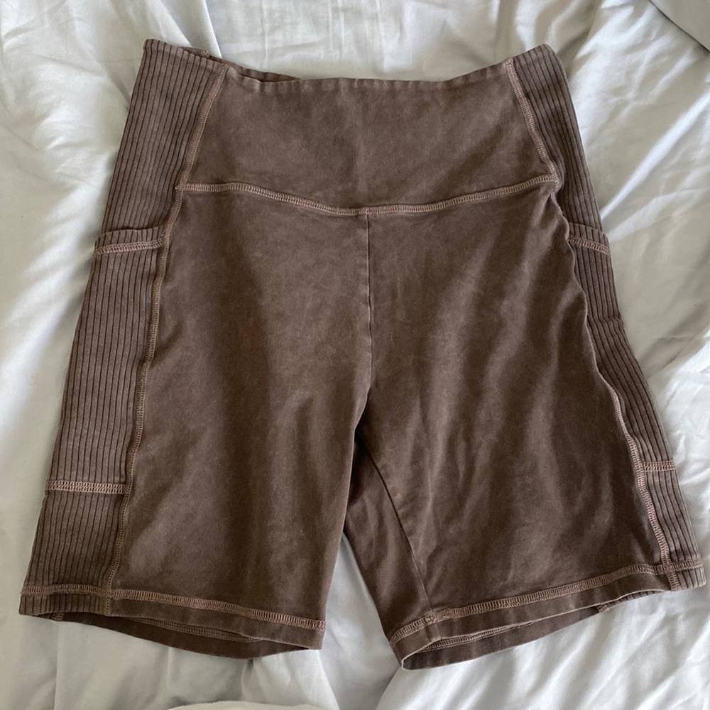 Hi Rise brown Offline by Aerie biker shorts with side pocket